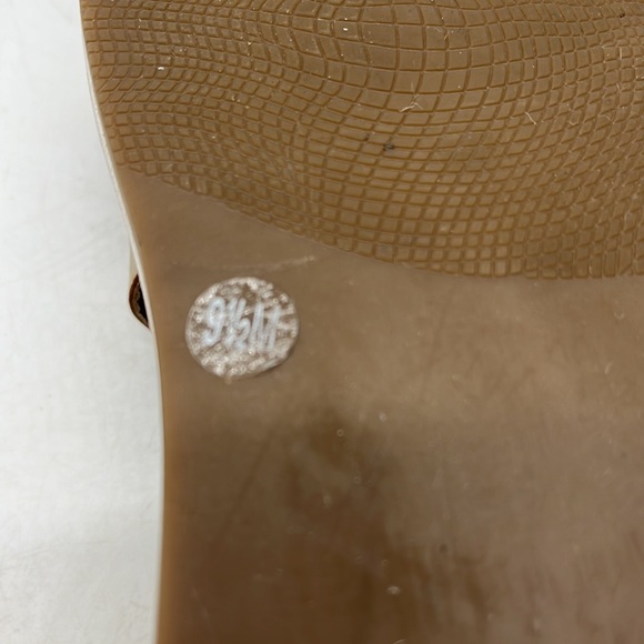 Crown Vintage Gold Strappy Platform Sandal Size 9.5. MCS2645A - Picture 7 of 7